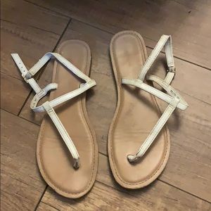 American eagle size 8 sandals